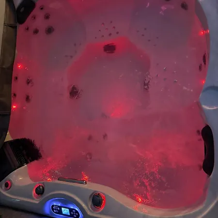 Maison Avec Jacuzzi Exterieur 別荘