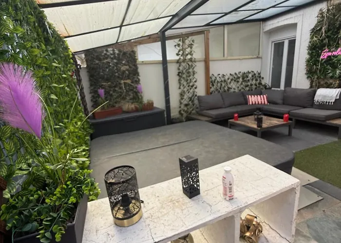 Сasa de vacaciones Maison Avec Jacuzzi Extérieur *